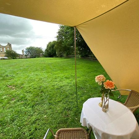 Sanctuary Glamping @ The Byland Abbey Inn Wass Exterior photo